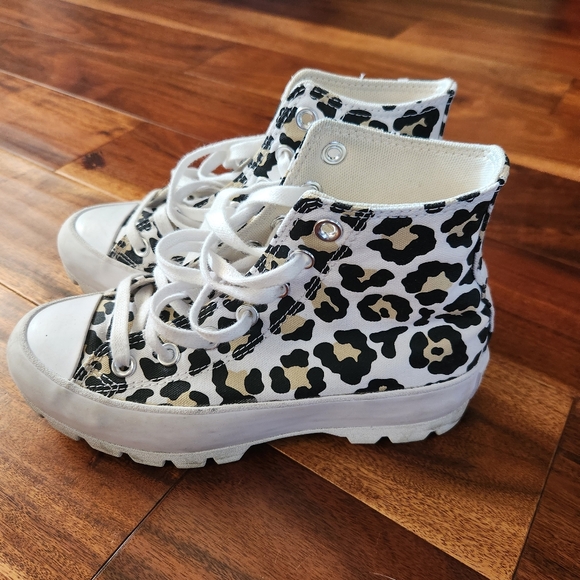 Converse Chuck Taylor All Star Leopard Lugged Platform High Top Lace Sneakers 7 - Picture 2 of 7
